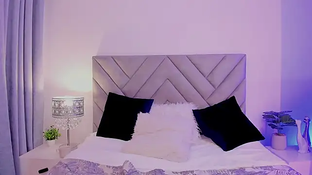 charlotte_queen7 live cam on StripChat