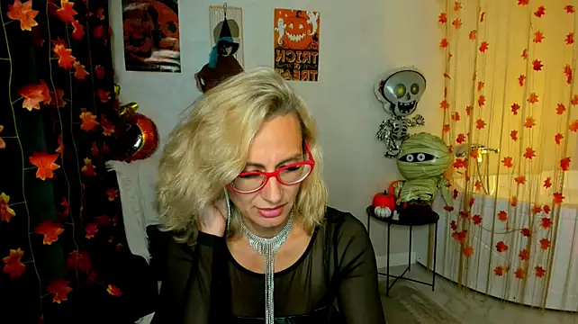 MuseOfStage live cam on StripChat