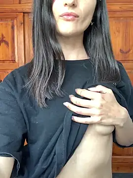 lucigirl live cam on StripChat