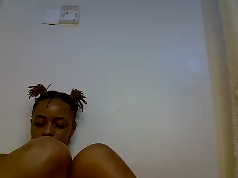 Swt_vixen live cam on StripChat
