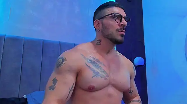 dennis__coxx live cam on StripChat
