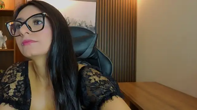 Isis_Osman live cam on StripChat