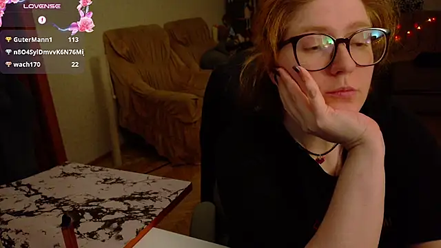 LesiaOxxi live cam on StripChat