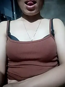 Natalie_cute766 live cam on StripChat