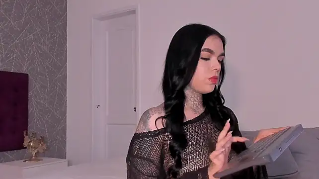 ScarlettRyderr live cam on StripChat
