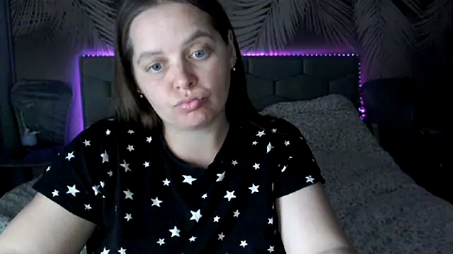 uliastar live cam on StripChat
