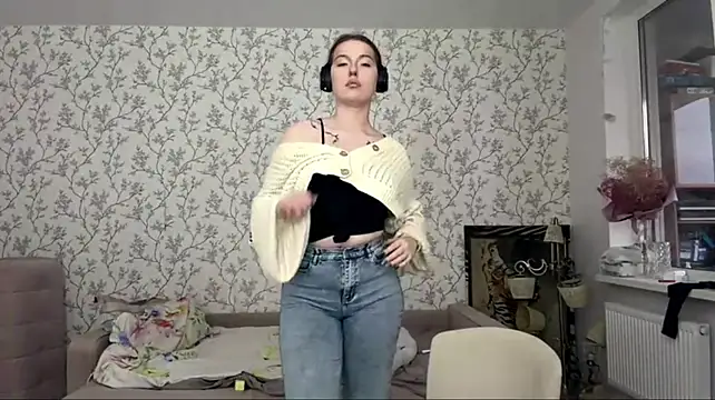 ElizbethPizza live cam on StripChat