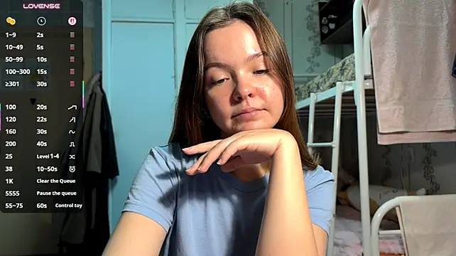 AmmyHolly live cam on StripChat