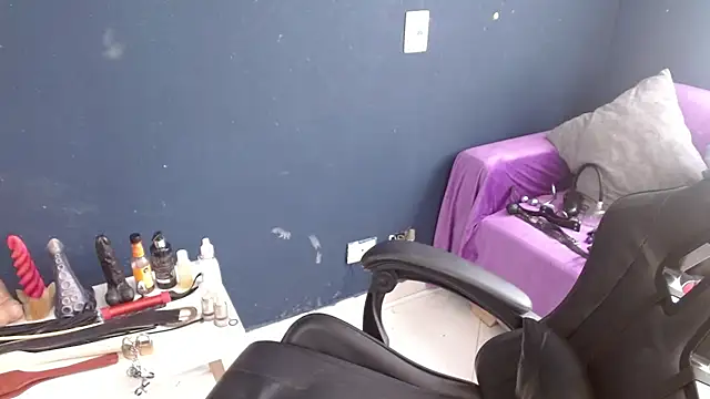 Alexa_Slavehot777