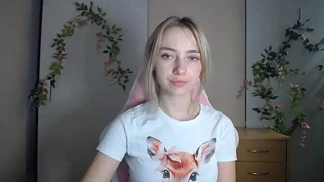 LuciaYoung webcam