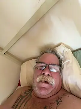 Caesar_Baxter webcam