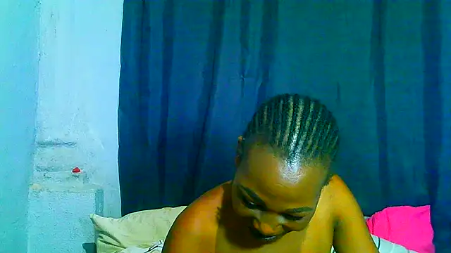 freaky_naughty live cam on StripChat