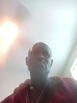 Maculine_Stayr webcam