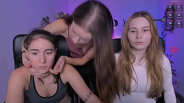 khloebeauty live cam on StripChat