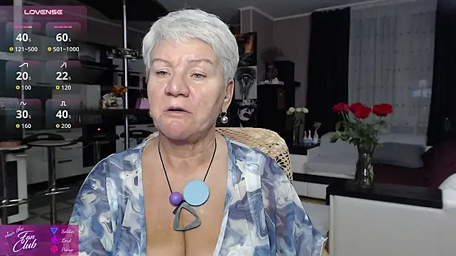 roxana_brooks live cam on StripChat
