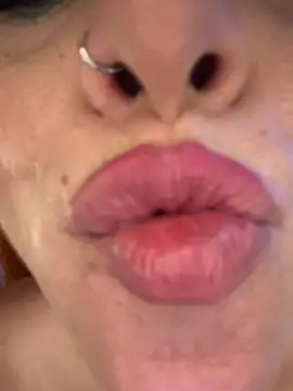 xyarela_Hot