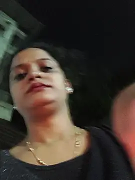 hot_ishaani