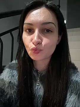 lunalovelee live cam on StripChat