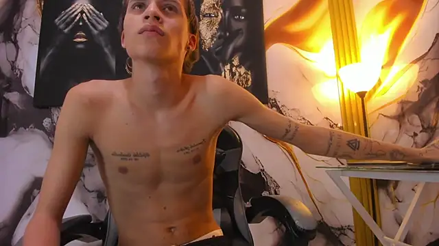 mono_blonde live cam on StripChat