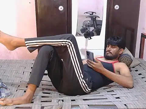 Yuvi_hot live cam on StripChat
