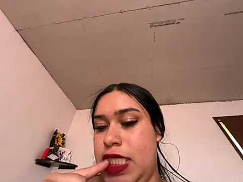 chicamilk live cam on StripChat