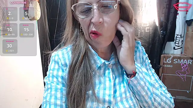 Chayla_Ruiz live cam on StripChat
