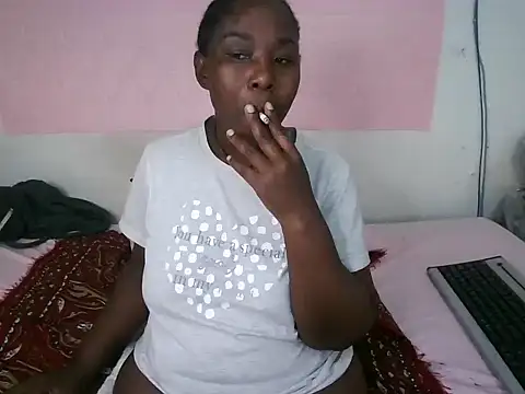 Thickchocolatex22 live cam on StripChat
