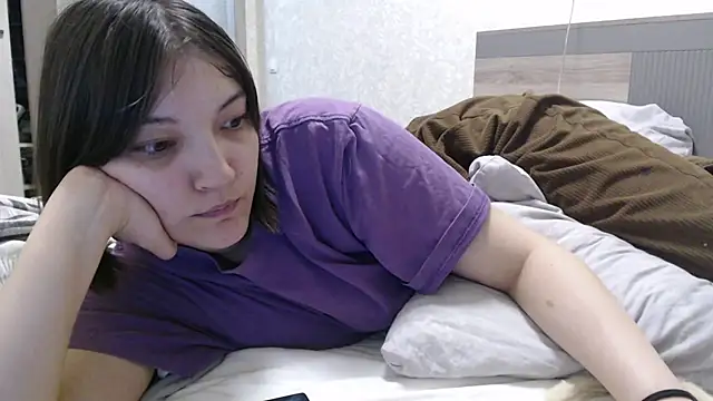 AlisaDevis live cam on StripChat