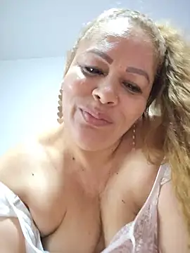 SluttyMilf79 live cam on StripChat