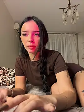 Hannah_xBaby live cam on StripChat