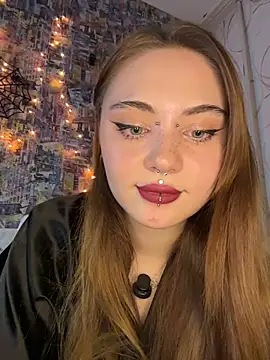 LunaMillie live cam on StripChat