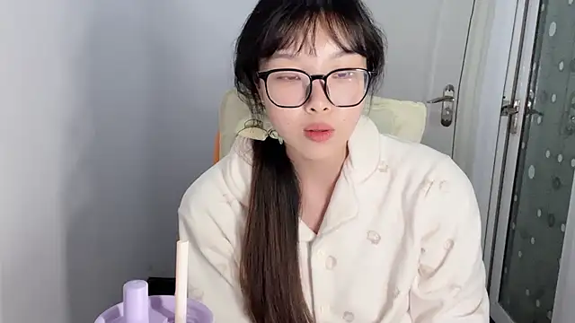 Akong11 live cam on StripChat
