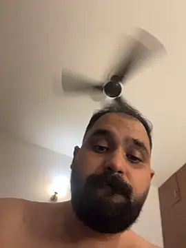 ThatBeardDude live cam on StripChat