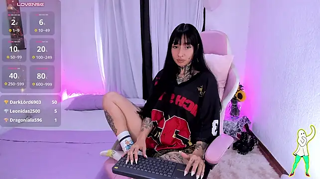holyhudson live cam on StripChat