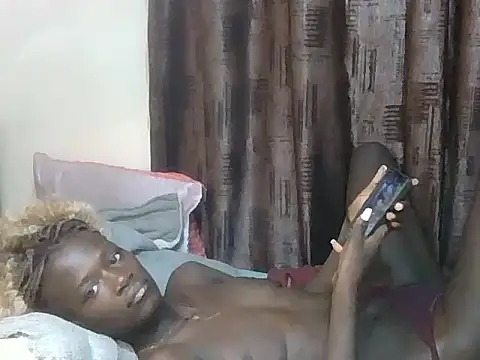 Queanah live cam on StripChat