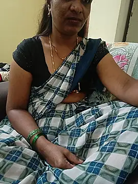 Nehaa702213 live cam on StripChat