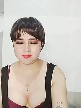 superhotshemale live cam on StripChat