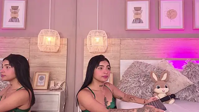 PauVega_ live cam on StripChat
