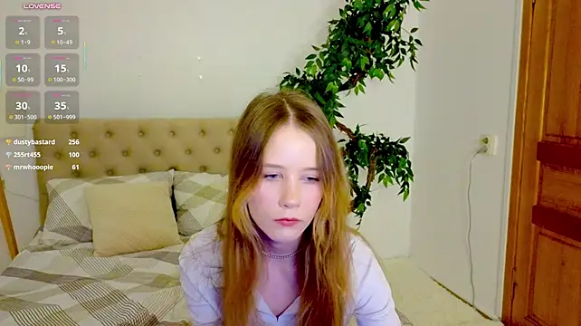 SvarovskiE live cam on StripChat