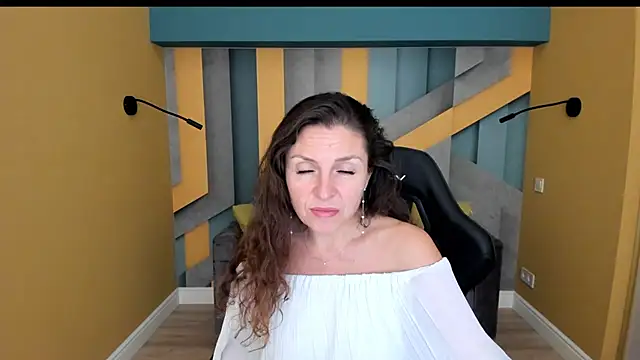 EllaLong live cam on StripChat