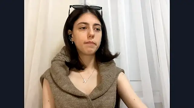 JessicaRomjue live cam on StripChat