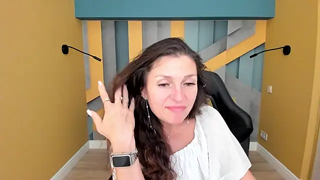 EllaLong live cam on StripChat