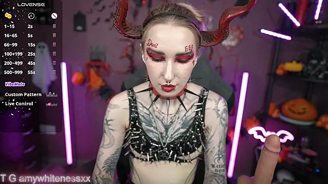 amywhitenessxx live cam on StripChat