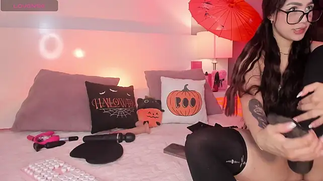 Emily_robertss1 live cam on StripChat