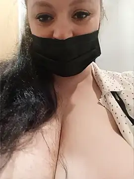 sassy_pants (F young) - show boobs in crowded🍔 KING