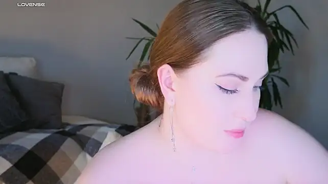 Miss_Magic_Eyes_