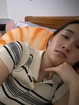 siorin_24 live cam on StripChat