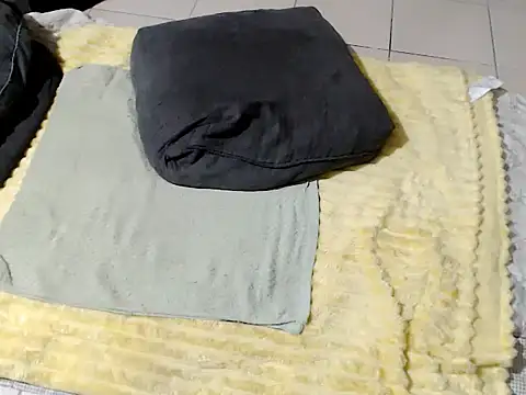 Trish_CurveCock live cam on StripChat