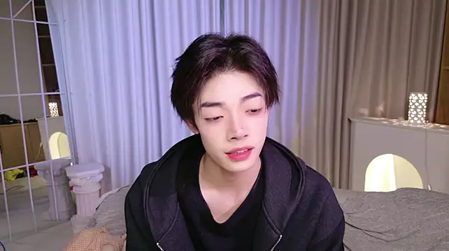 xiaozeouba (M twink) - 看看主播到底有多大