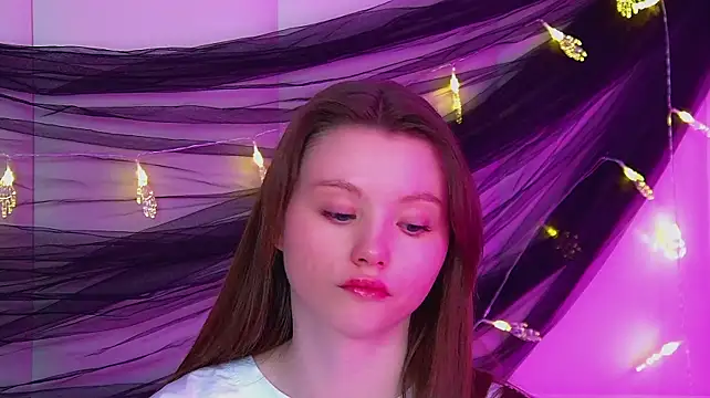 KeiraAsti live cam on StripChat
